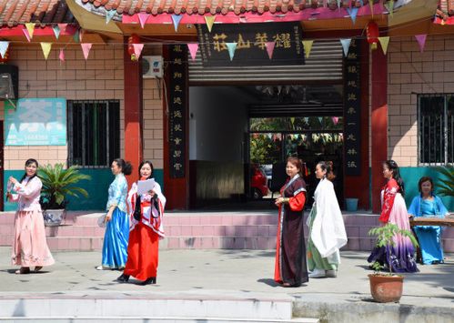 17世纪中叶,在汉民族居住区,以"华夏-汉"文化为背景以礼仪文化为中心